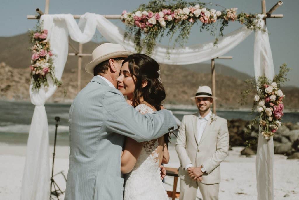 Matrimonio en la Playa de Totoralillo, región de Coquimbo, Chile. Fotografia de Matrimonio. Alma Studios.