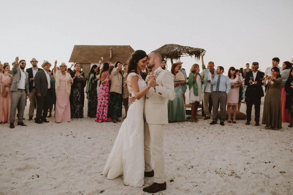 Matrimonio en la Playa de Totoralillo, región de Coquimbo, Chile. Fotografia de Matrimonio. Alma Studios.