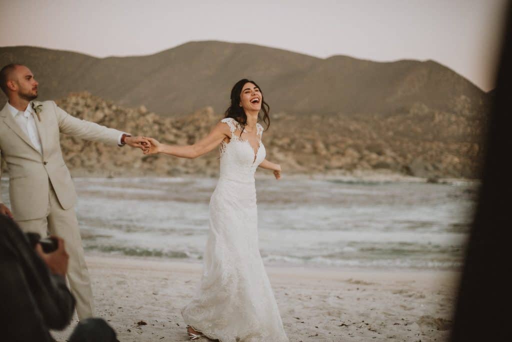 Matrimonio en la Playa de Totoralillo, región de Coquimbo, Chile. Fotografia de Matrimonio. Alma Studios.