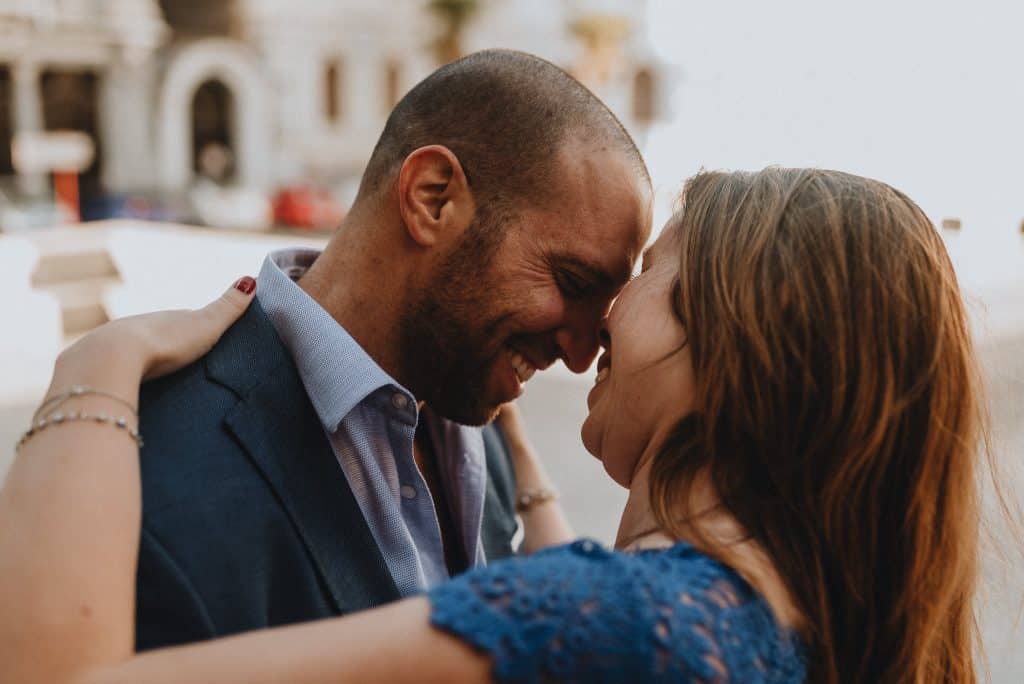 Valparaiso, Sesión de Fotos. Dafna & Chen celebrando su amor en una sesión fotografica en Valparaiso. Cerro Alegre y Caleta Abarca.