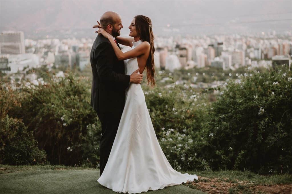 Vista Santiago Chile. Matrimonio de Barbara y Benjamin en la metro vista de la ciudad de Santiago
