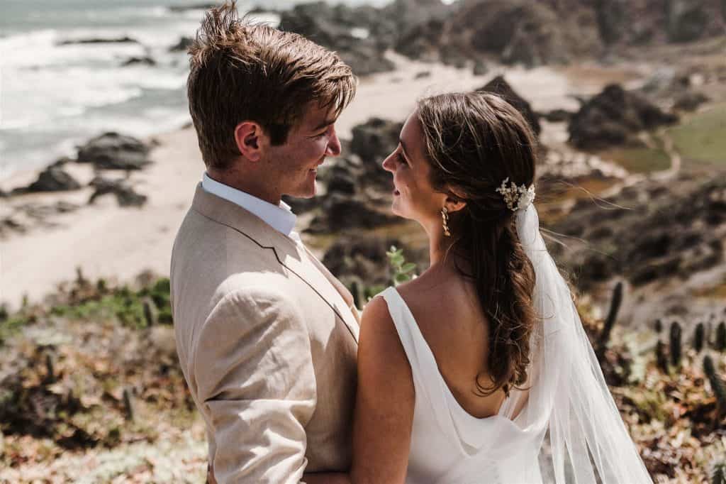 Elopement en Chile. Matri playero de Vale y Sebastian en Huaquen.