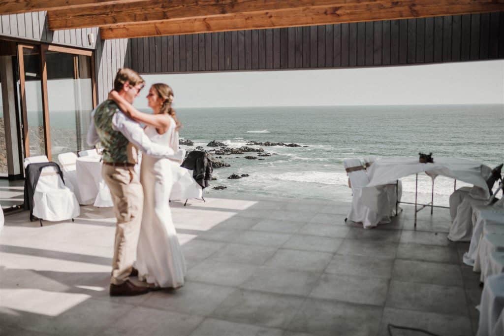 Elopement en Chile. Matri playero de Vale y Sebastian en Huaquen.