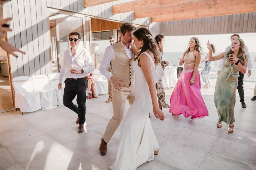 Elopement en Chile. Matri playero de Vale y Sebastian en Huaquen.