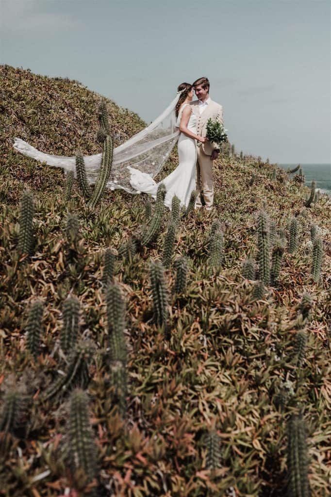 Elopement en Chile. Matri playero de Vale y Sebastian en Huaquen.