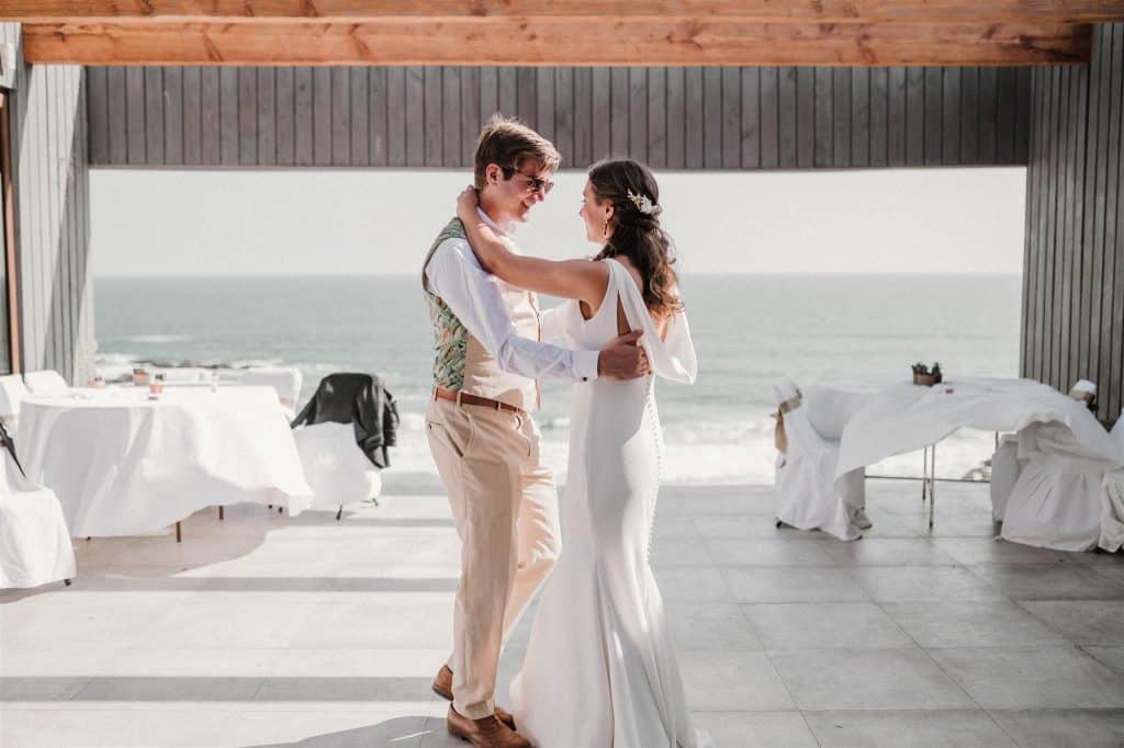 Elopement en Chile. Matri playero de Vale y Sebastian en Huaquen.