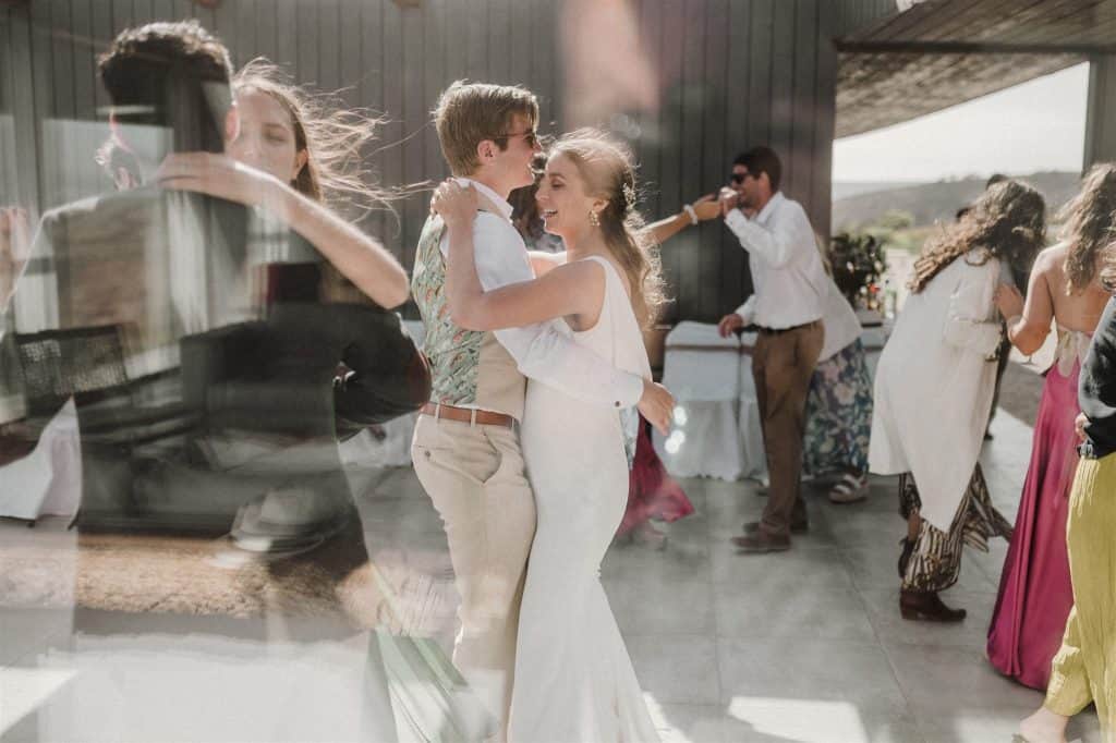 Elopement en Chile. Matri playero de Vale y Sebastian en Huaquen.